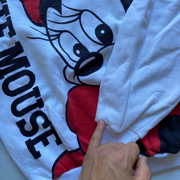 VINTAGE DISNEY MINNIE MOUSE SWEATER SIZE LARGE GOOD CONDITION MINOR FLAWS SHOWN - Picture 3 of 9